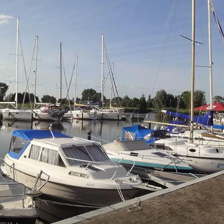 Fewo-fuer-2-pers-hafenblick-2-ueckermuende-stettiner-haff-ostsee-direkt-yachthafen