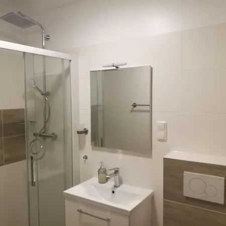 Fewo-fuer-2-pers-hafenblick-2-ueckermuende-stettiner-haff-ostsee-direkt-yachthafen