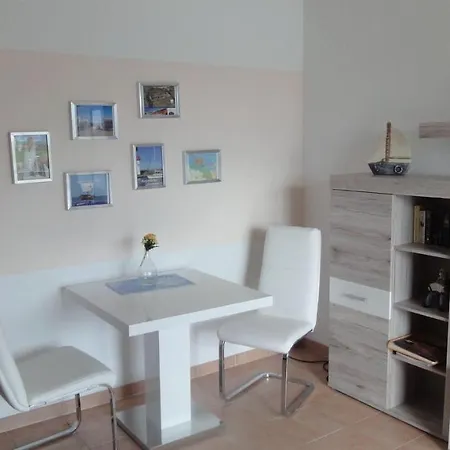 Fewo-fuer-2-pers-hafenblick-2-ueckermuende-stettiner-haff-ostsee-direkt-yachthafen * Ueckermünde